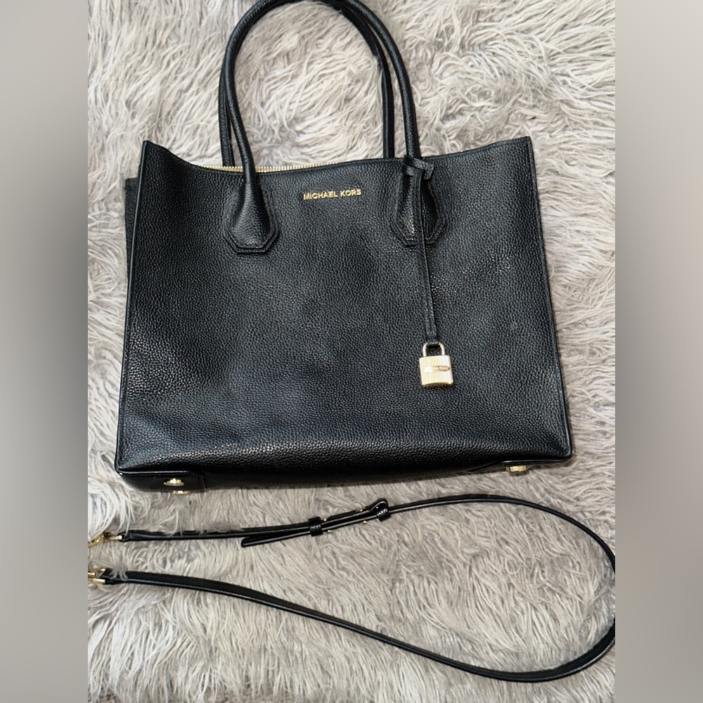 Michael Kors Mercer Pebbled Leather Purse Large